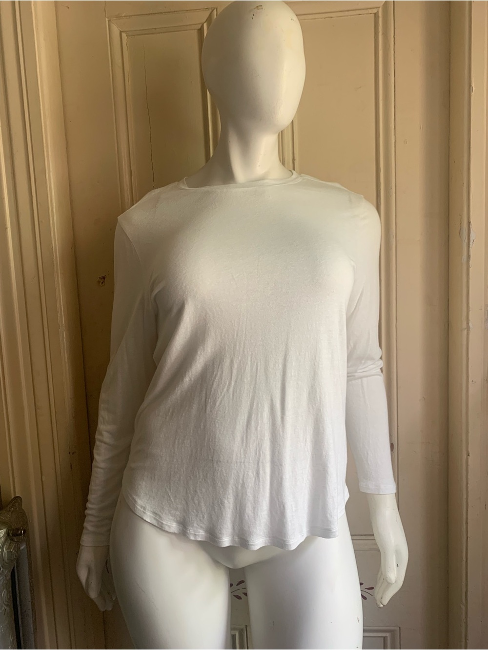 Universal Standard White Linen Long Sleeve Crew Tee Top